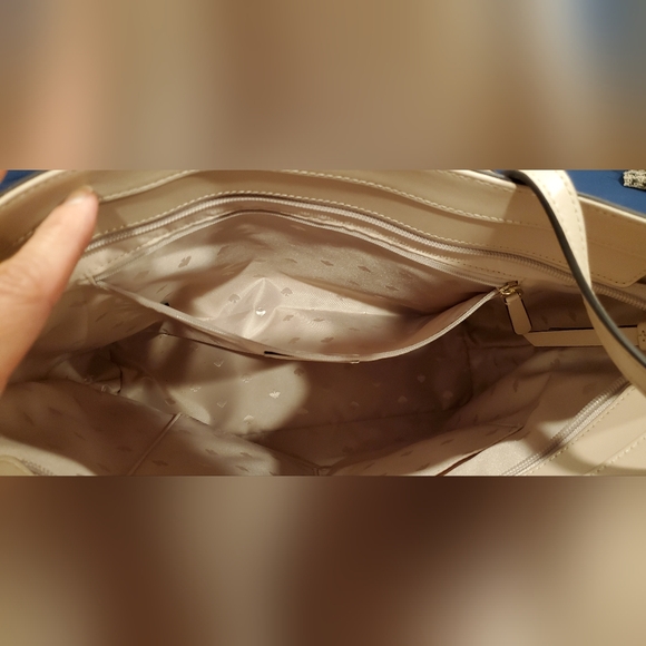 KATE SPADE Elegant Tan/ Cream Tote Bag. - Picture 6 of 14